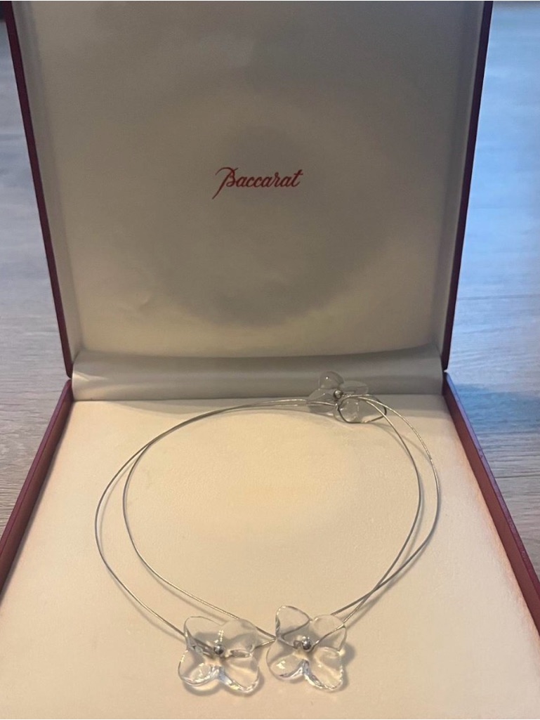 Baccarat Clear Crystal Flower Necklace - Baccarat 400$